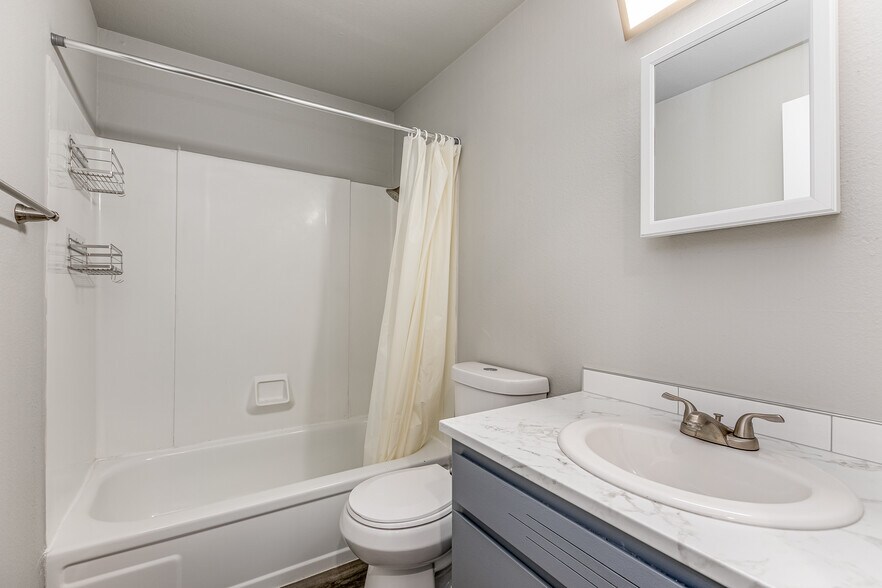 More Photos Of 6721 W Kennewick Ave, Kennewick Apartments For Sale