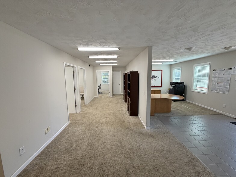 More Photos Of 101 Warner Dr, Columbia Warehouse For Lease