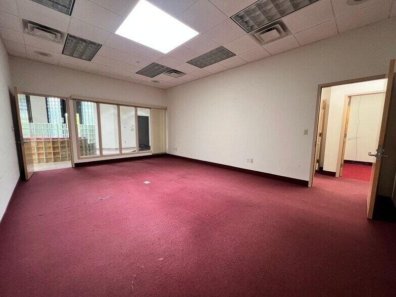 More Photos Of 733 Ridgedale Ave, East Hanover Industrial For Sale