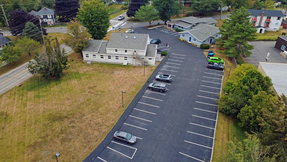 More Photos Of 74 Bayview St, Yarmouth Office For Lease