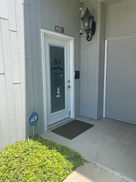 More Photos Of 760 Las Posas Rd, Camarillo Loft Creative Space For Lease