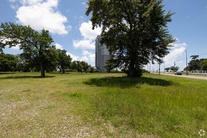 More Photos Of 2668 Beach Blvd, Biloxi Land For Sale