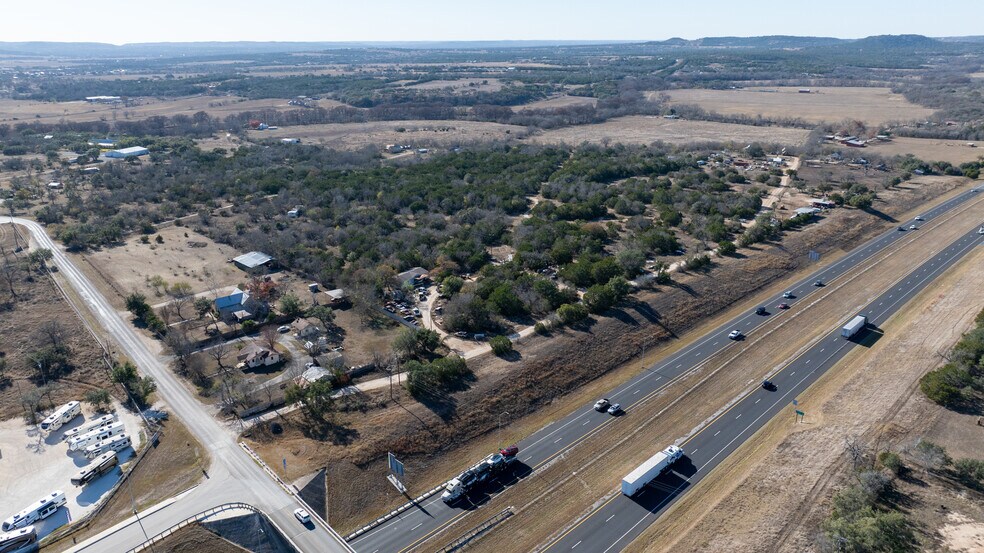 More Photos Of 854 N Creek Rd, Comfort Land For Lease