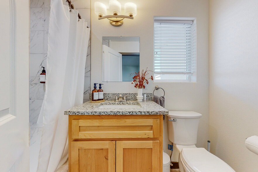 More Photos Of 615 Iron Ave SW, Albuquerque Apartments For Sale