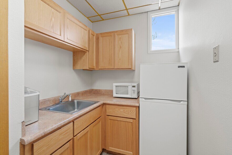 More Photos Of 206 NE 7th St, Grants Pass Office For Sale