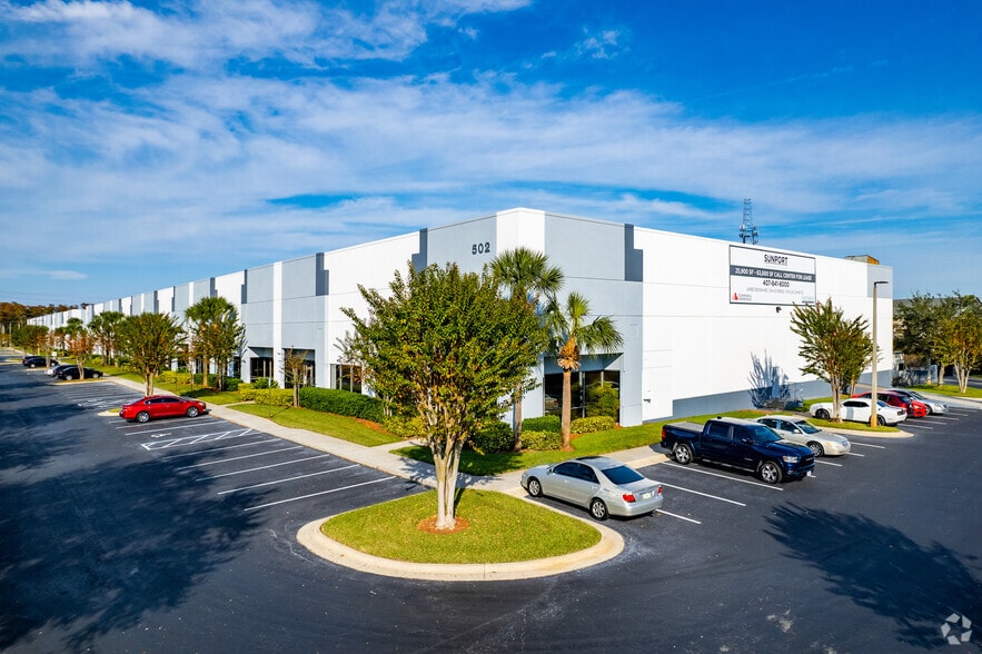 More Photos Of 230 Sunport Ln, Orlando Unknown For Lease