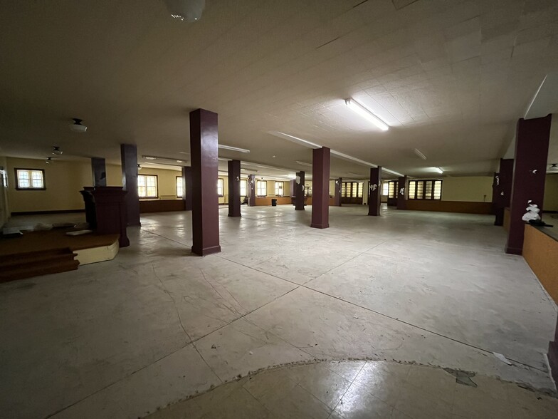 More Photos Of 2410 Fairfield Ave, Fort Wayne Religious Facility For Sale