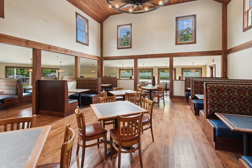 More Photos Of 2647 Montauk Hwy, Brookhaven Restaurant For Sale