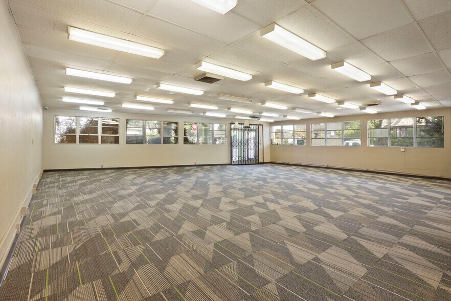 More Photos Of 1446 N Hunter St, Stockton Office For Sale