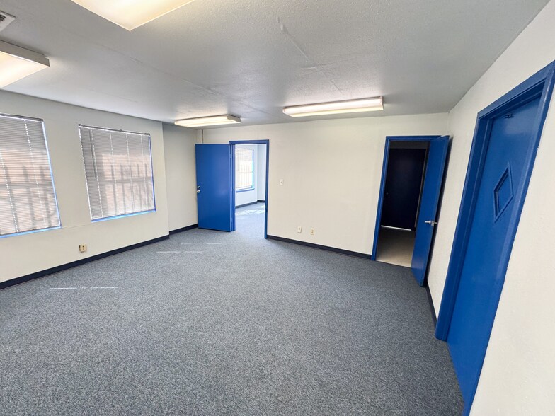 More Photos Of 7316 NE Loop 410, San Antonio Industrial For Lease