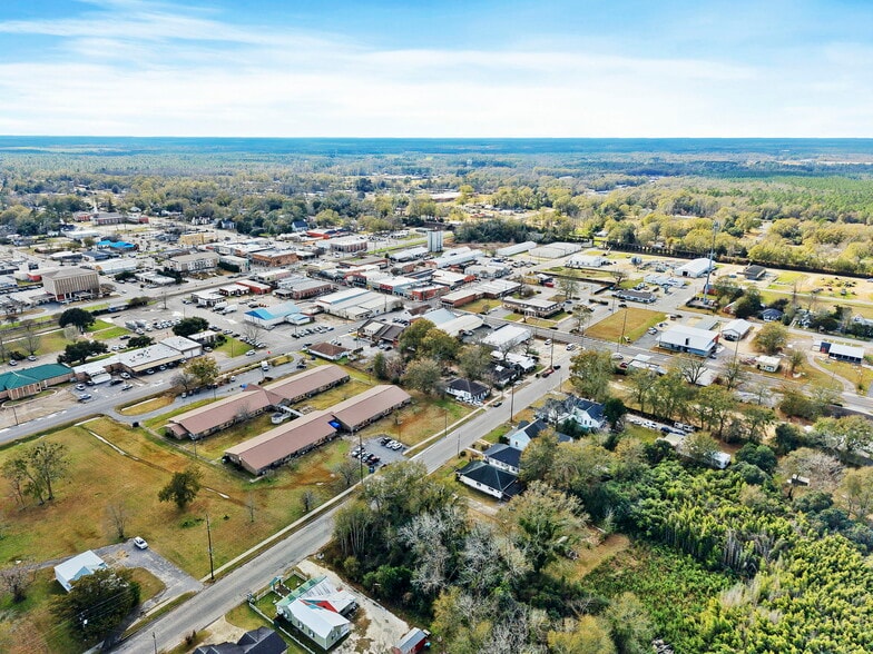 More Photos Of 111 W Ridgeley St, Atmore Storefront For Sale