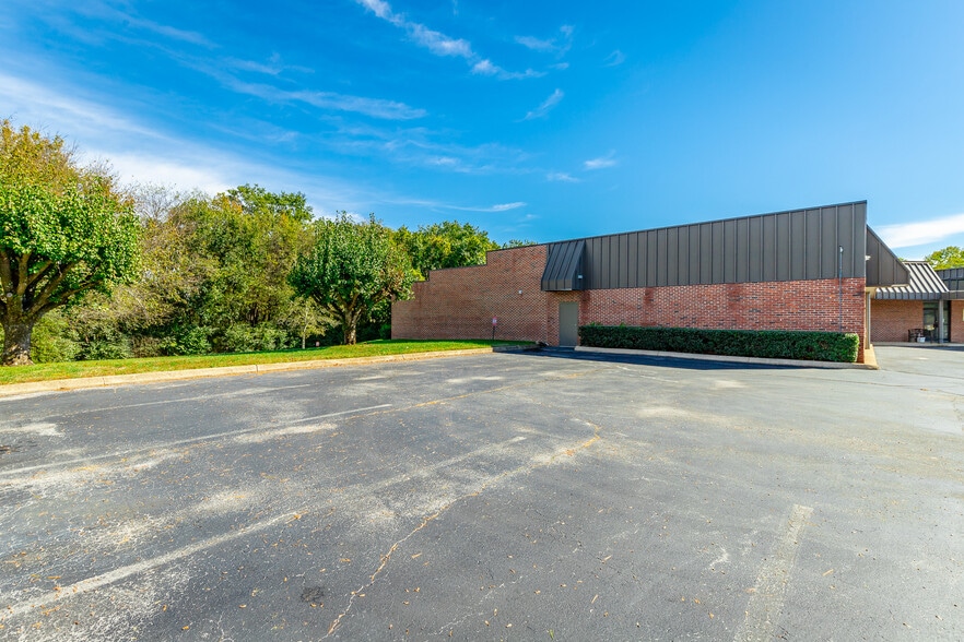 More Photos Of 932 Spring Creek Rd, Chattanooga Office For Sale