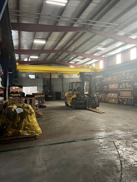 More Photos Of 418 Clifton Dr, Houston Warehouse For Sale