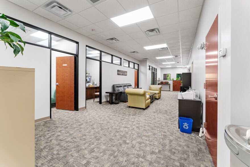 More Photos Of 119 Southern Blvd, Savannah Office For Sale