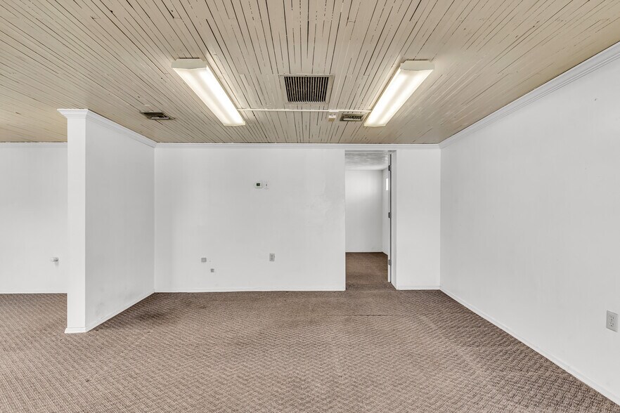 More Photos Of 2901 N Alvernon Way, Tucson Office For Sale