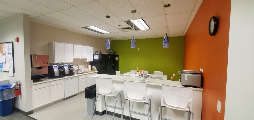 More Photos Of 400 Horsham Rd, Horsham Township Office For Lease