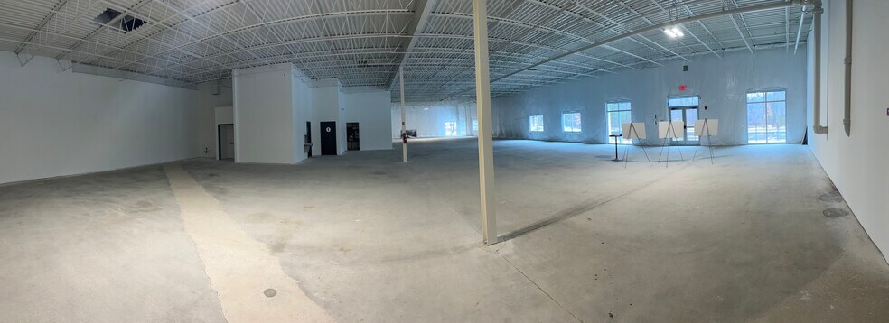 More Photos Of 3 Lopez Rd, Wilmington Manufacturing For Lease