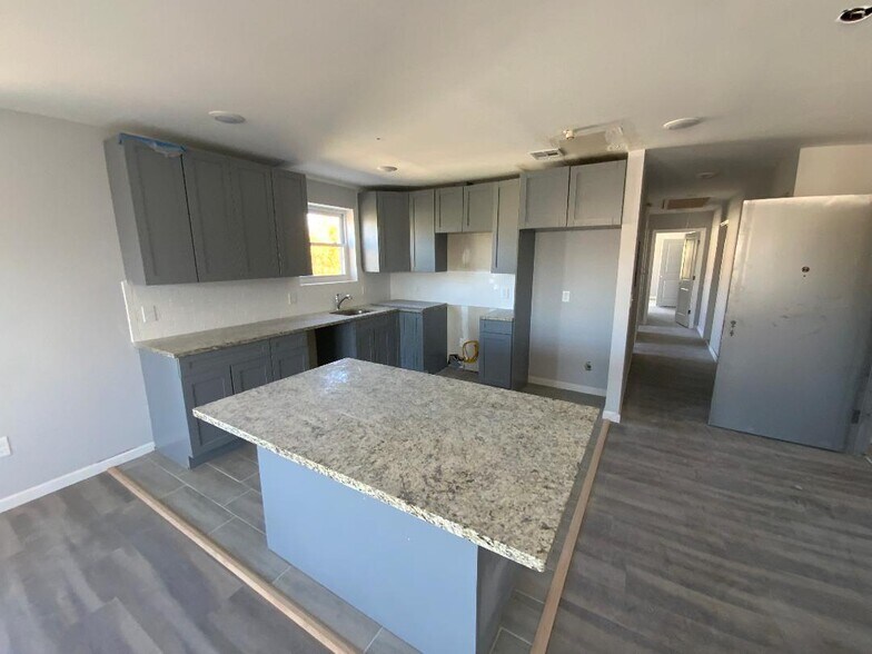 More Photos Of 388-390 S 6th St, Newark Apartments For Sale