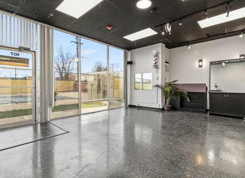 More Photos Of 2121 Nicholasville Rd, Lexington Apartments For Sale