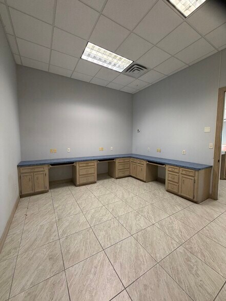 More Photos Of 3543 W US Highway 83, Rio Grande City Office For Lease