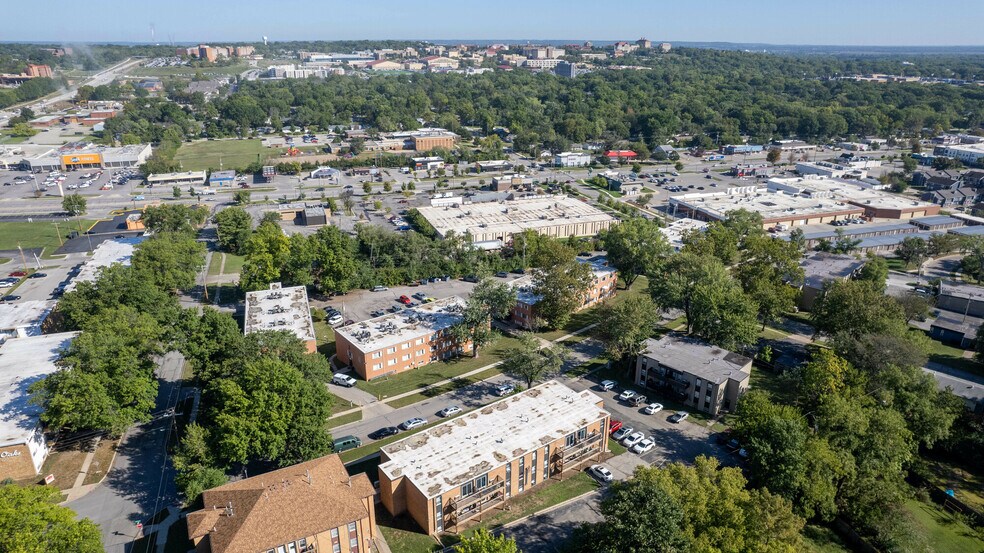 More Photos Of 1733 W 24th St, Lawrence Apartments For Sale
