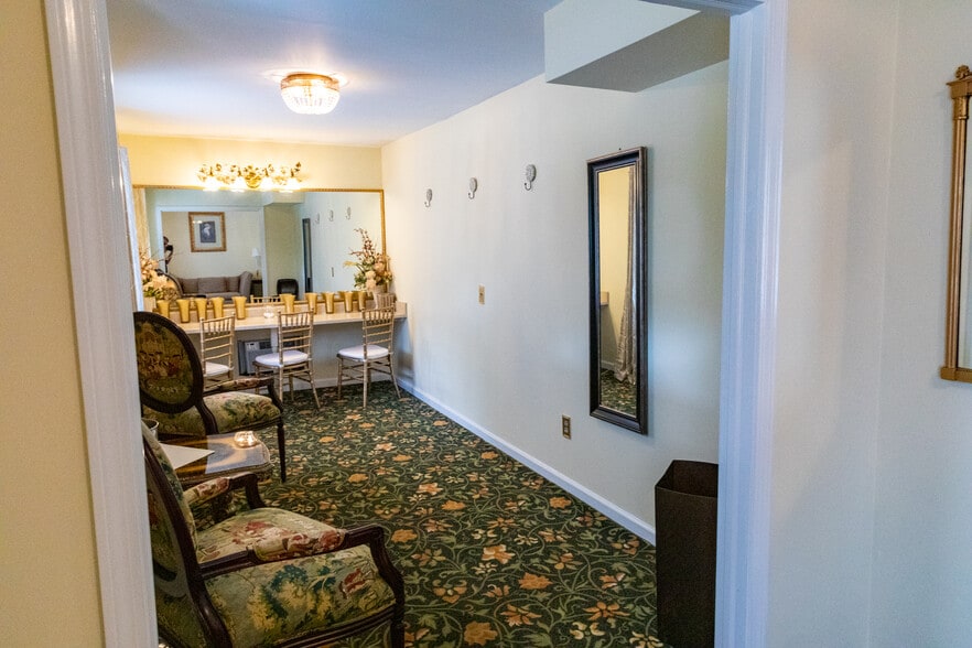 More Photos Of , Brookfield Unknown For Sale