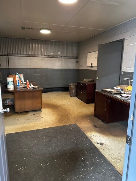 More Photos Of 1647 N Clinton Ave, Rochester Service For Sale