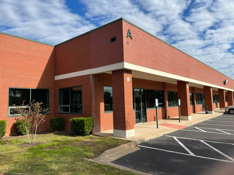 More Photos Of 555 Round Rock West Dr, Round Rock Loft Creative Space For Lease