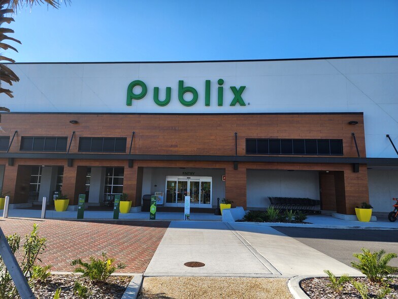 More Photos Of 500-580 Atlantic Blvd, Neptune Beach Storefront For Lease