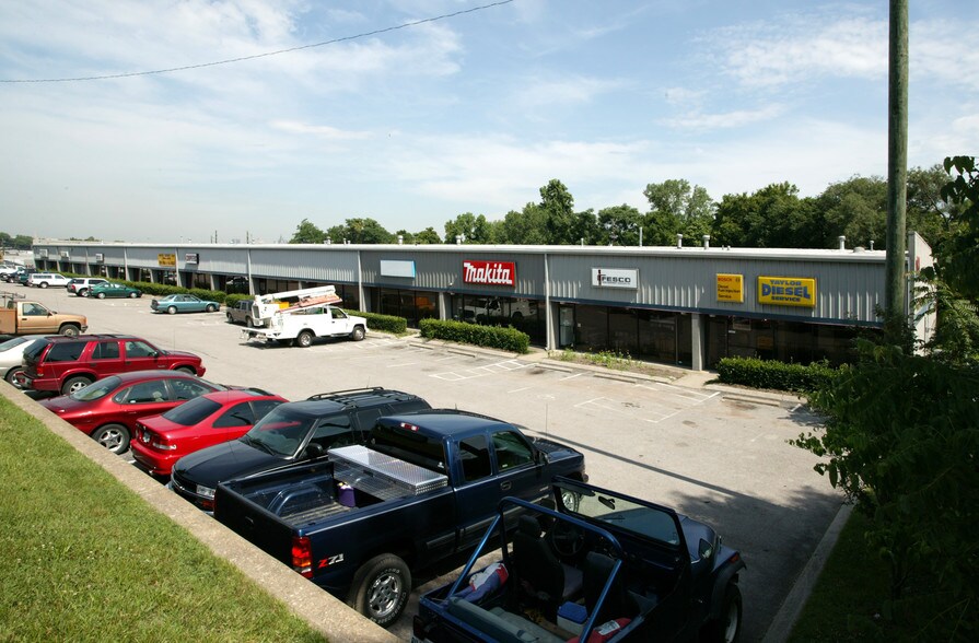 More Photos Of 1100-1120 Elm Hill Pike, Nashville Light Manufacturing For Lease