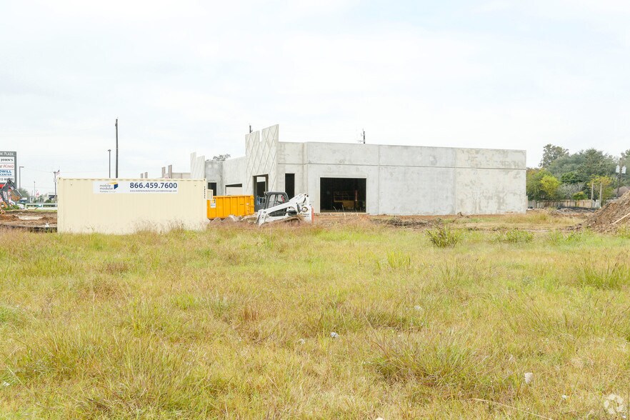 More Photos Of 8035 Spencer Hwy, Deer Park General Retail For Sale