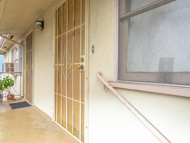 More Photos Of 1814-1820 Sawtelle Blvd, Los Angeles Flex For Sale