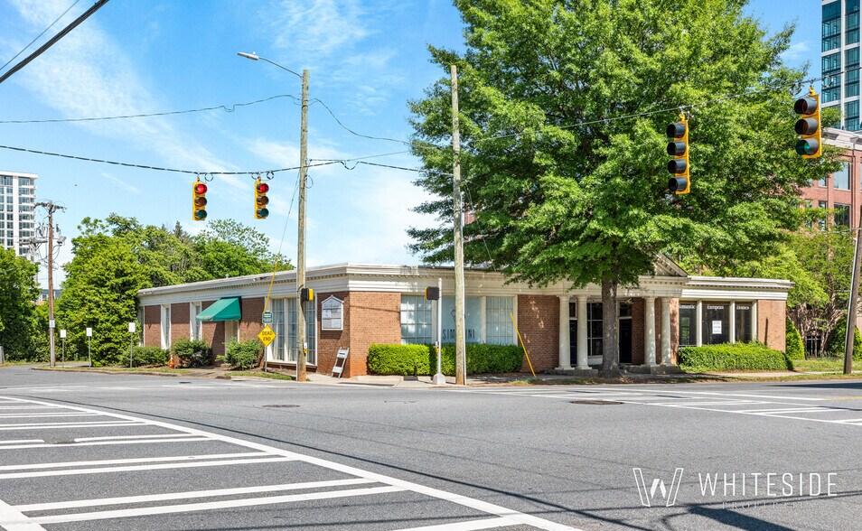 More Photos Of 501 E Morehead St, Charlotte Office For Sale