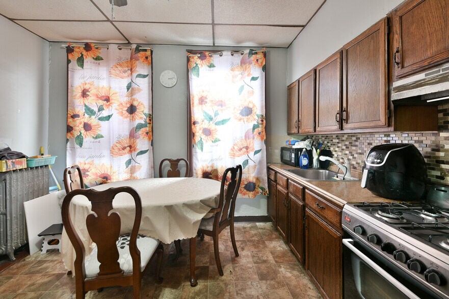 More Photos Of 2554 E Clearfield St, Philadelphia Multifamily For Sale