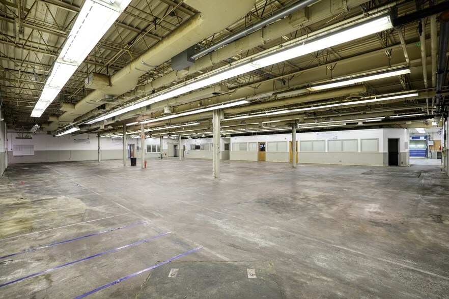 More Photos Of 109 Apremont Way, Westfield Manufacturing For Lease