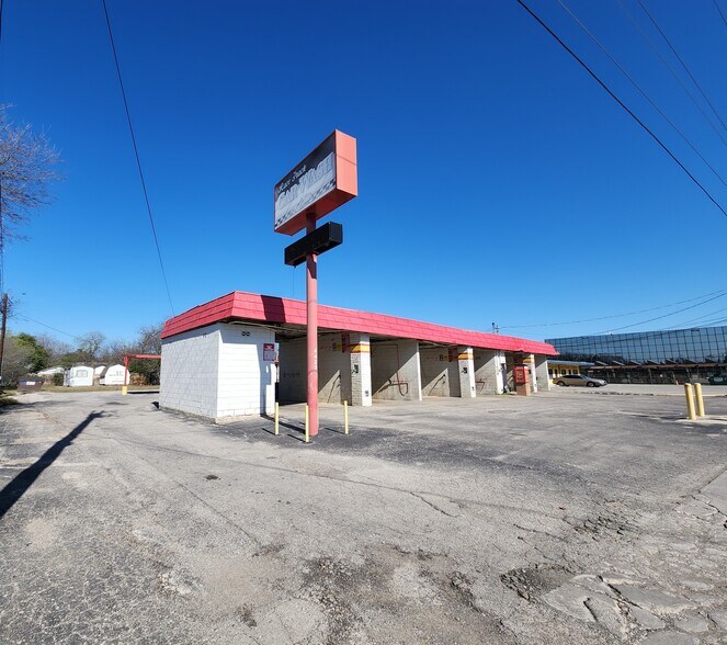 More Photos Of 4423 E Houston St, San Antonio Auto Dealership For Sale