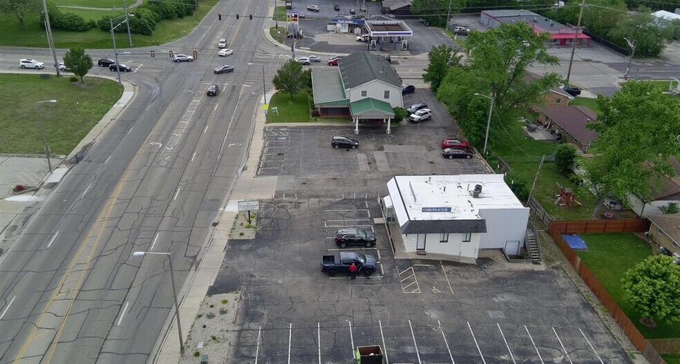 More Photos Of 105 N Parkway Dr, Pekin Office For Lease