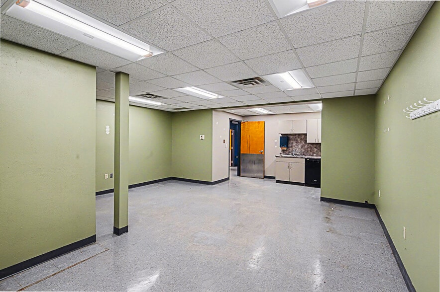 More Photos Of 2906 Washington Blvd, Belpre Medical For Sale