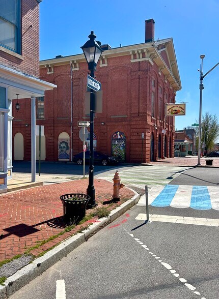 More Photos Of 1138-1140 W Hollins St, Baltimore Storefront Retail Office For Lease