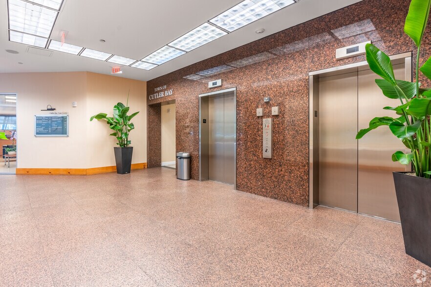 More Photos Of 10720 Caribbean Blvd, Cutler Bay Medical For Lease