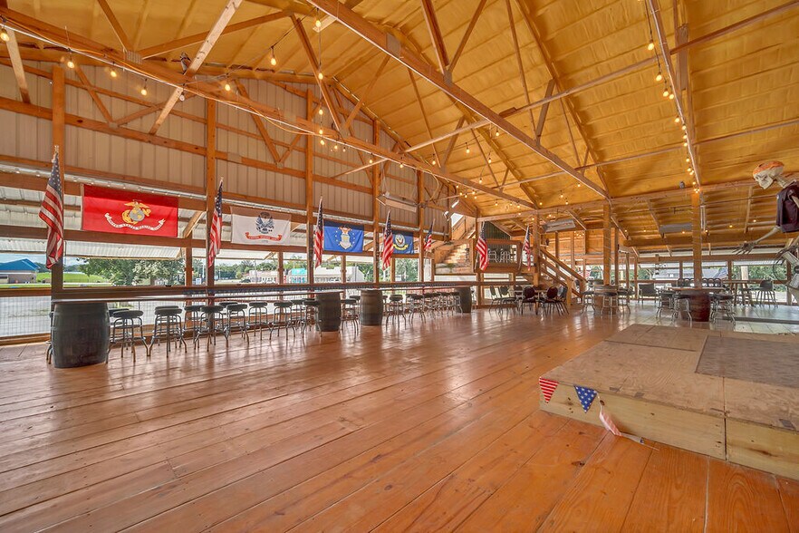 More Photos Of 602 Clark St, Utica Restaurant For Sale