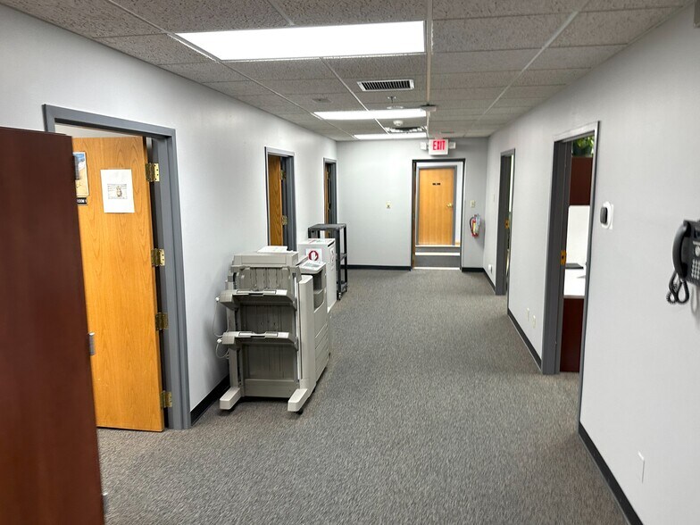 More Photos Of 2202 Harlem Rd, Loves Park Office For Sale