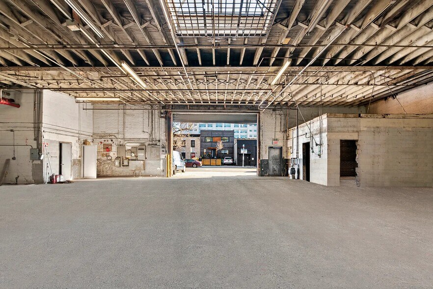 More Photos Of 262 Van Brunt St, Brooklyn Warehouse For Lease