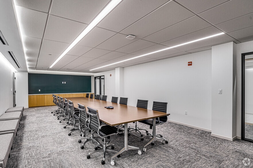 More Photos Of 205 Datura St, West Palm Beach Office For Lease