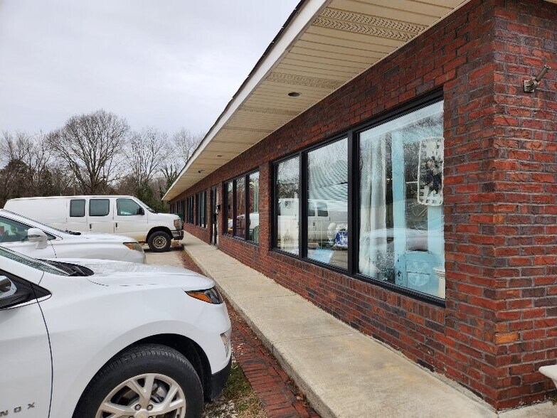 More Photos Of 182 Saluda St, Chester Freestanding For Sale