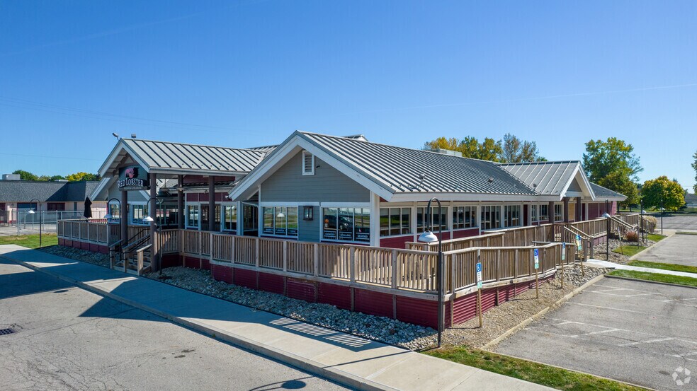 Primary Photo Of 1691 E Dublin Granville Rd, Columbus Restaurant For Sale