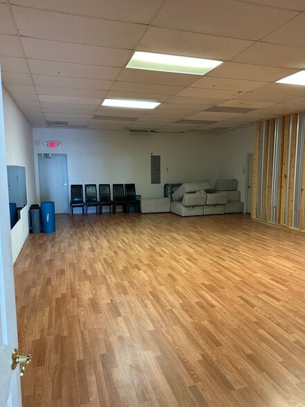 More Photos Of 211 Homer Rd, Commerce Freestanding For Lease