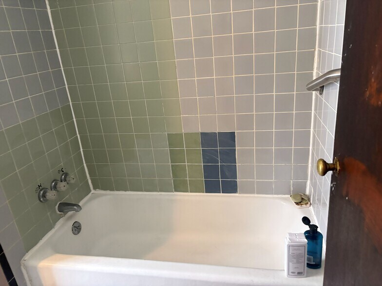 More Photos Of 287 Mrytle Ave, Albany Apartments For Sale