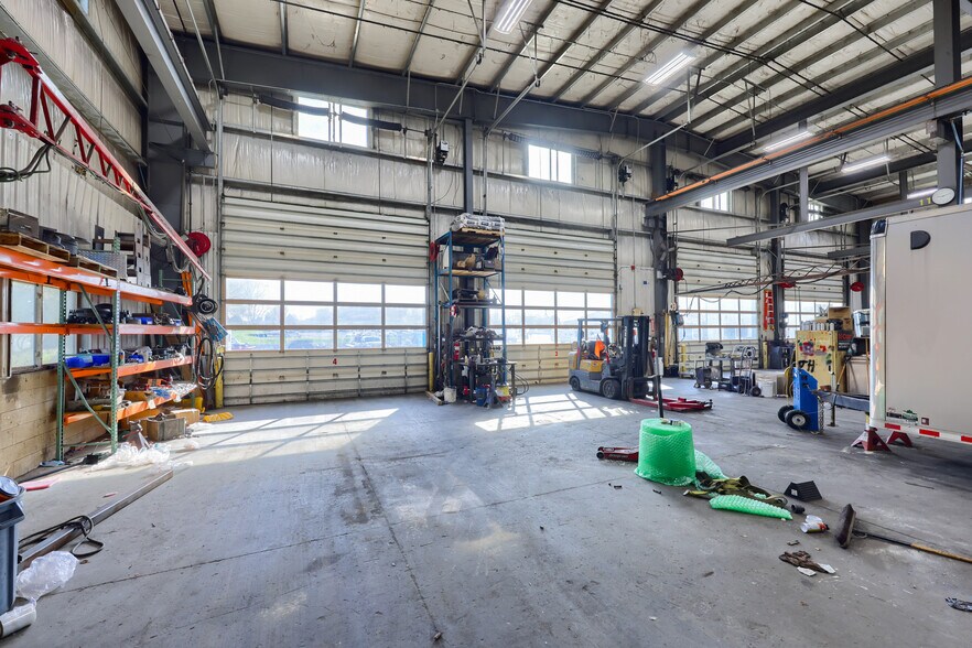 More Photos Of 2969 Lincoln Hwy E, Gordonville Flex For Lease