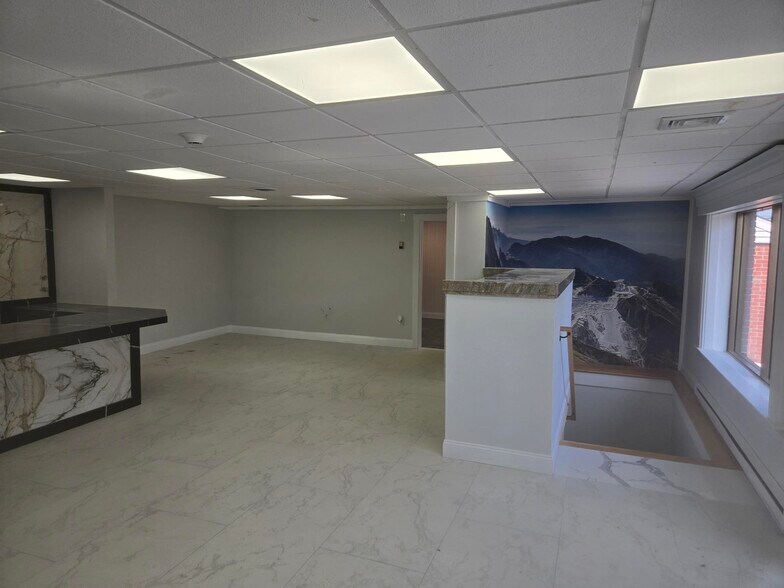 More Photos Of 3-11 Turnpike Rd, Southborough Storefront Retail Office For Lease